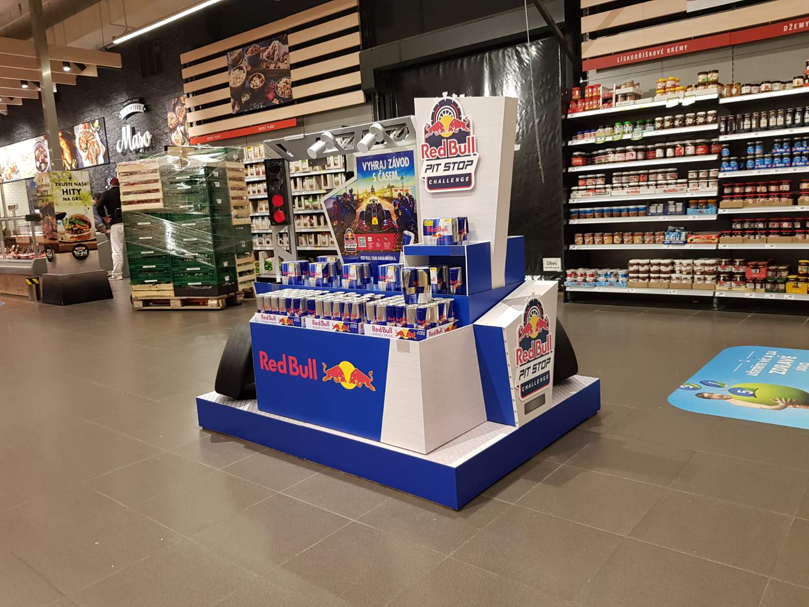 RED BULL DRIVES THROUGH CZECH SLOVAK STORES WITH FORMULA 1 | Dago s.r.o.